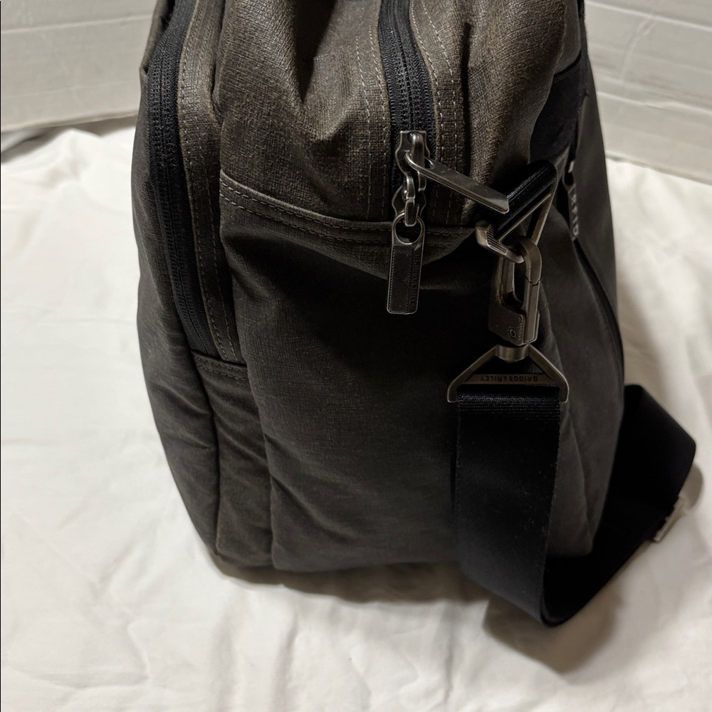 Briggs & Riley kinzie street cabin bag. EUC - Picture 3 of 10